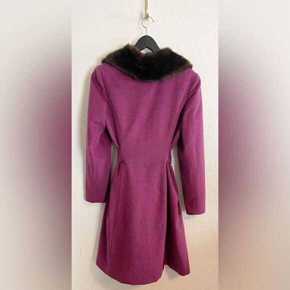 Trina Turk coat with fur trim collar in fuchsia purple 6 - Picture 3 of 9